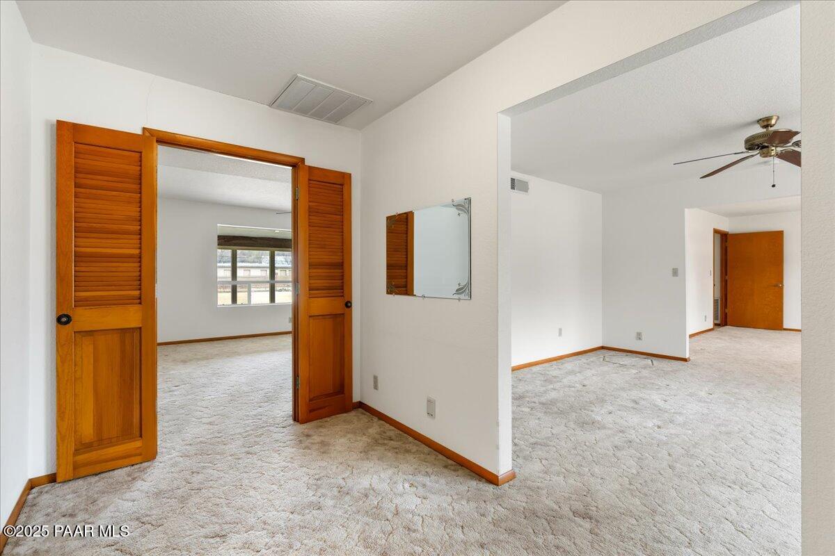 185 W Hereford Drive