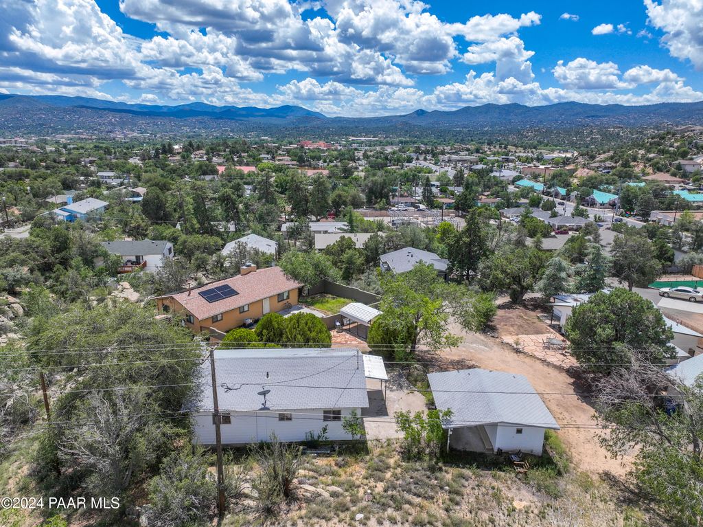 Photo of 1815 Pinon Drive, Prescott, AZ 86301 (MLS # 1081380)