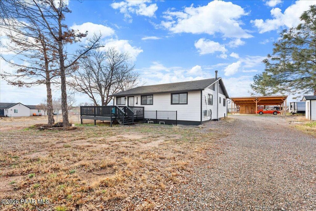 Photo of 1143 Sierra Vista Drive, Chino Valley, AZ 86323 (MLS # 1078589)