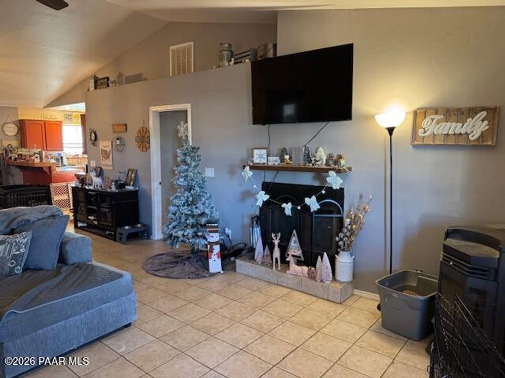 Photo of 1900 Colors Of The Wind Road #R, Dewey-Humboldt, AZ 86327 (MLS # 1078908)