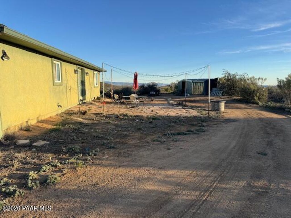 Photo of 1900 Colors Of The Wind Road #R, Dewey-Humboldt, AZ 86327 (MLS # 1078908)