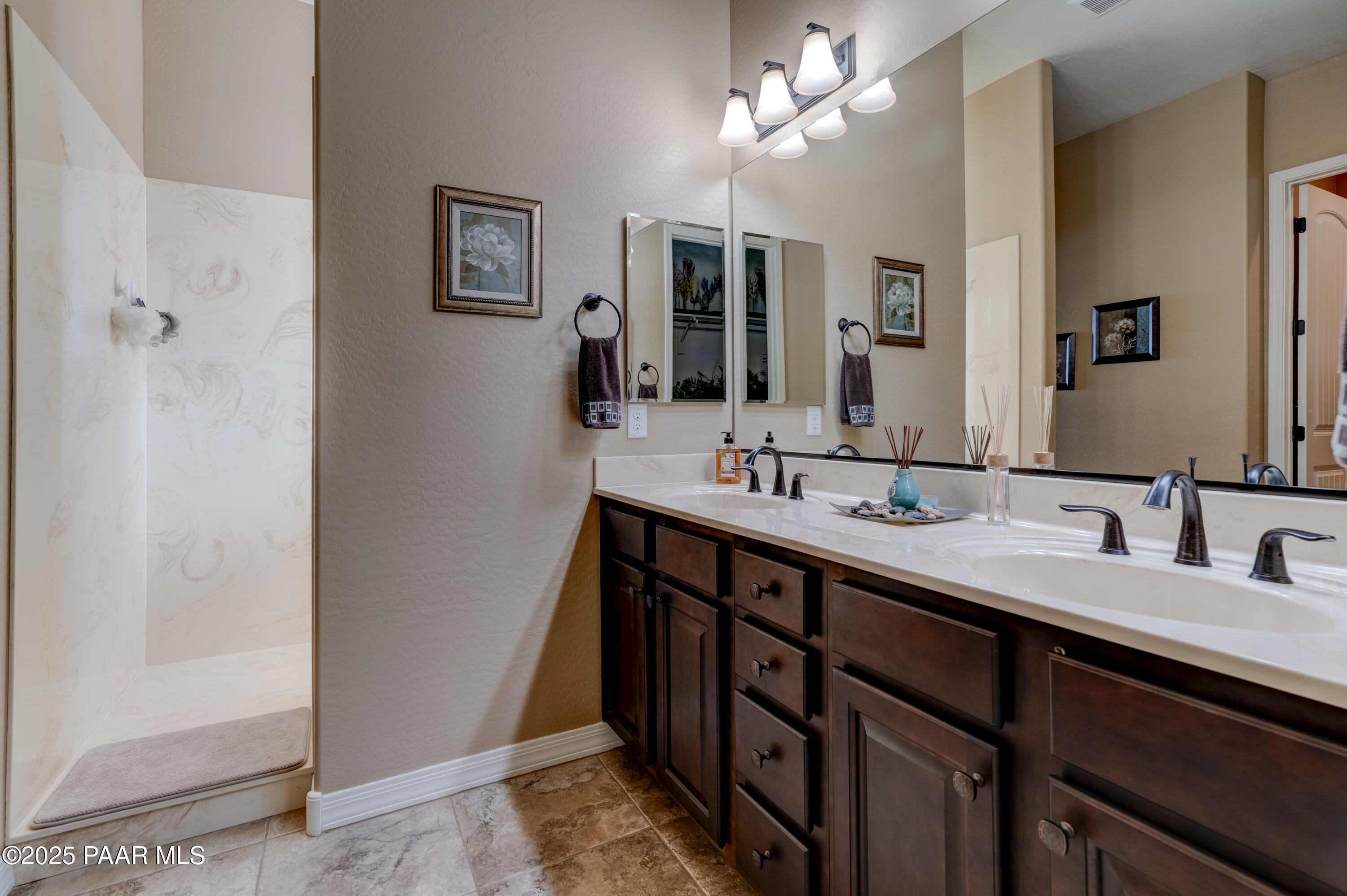 Prescott Valley, Arizona 86314, United States, 4 Bedrooms Bedrooms, ,3 BathroomsBathrooms,Residential,Active,248305