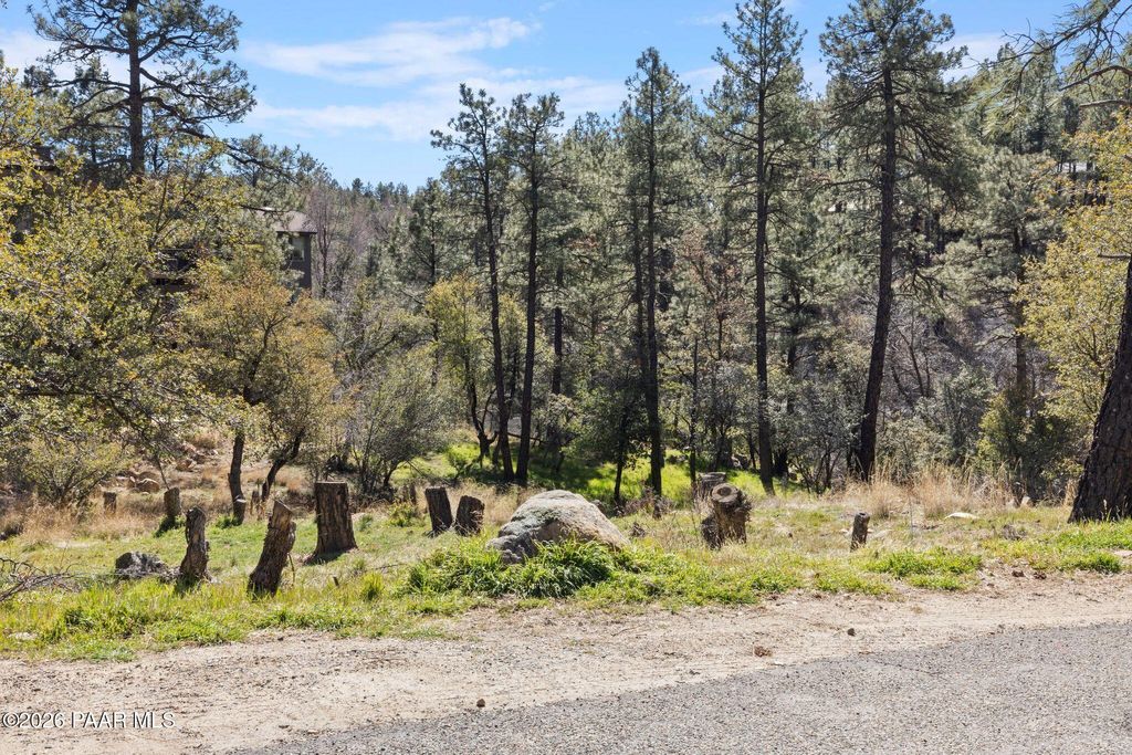 Photo of 627 Maricopa Drive, Prescott, AZ 86303 (MLS # 1079915)