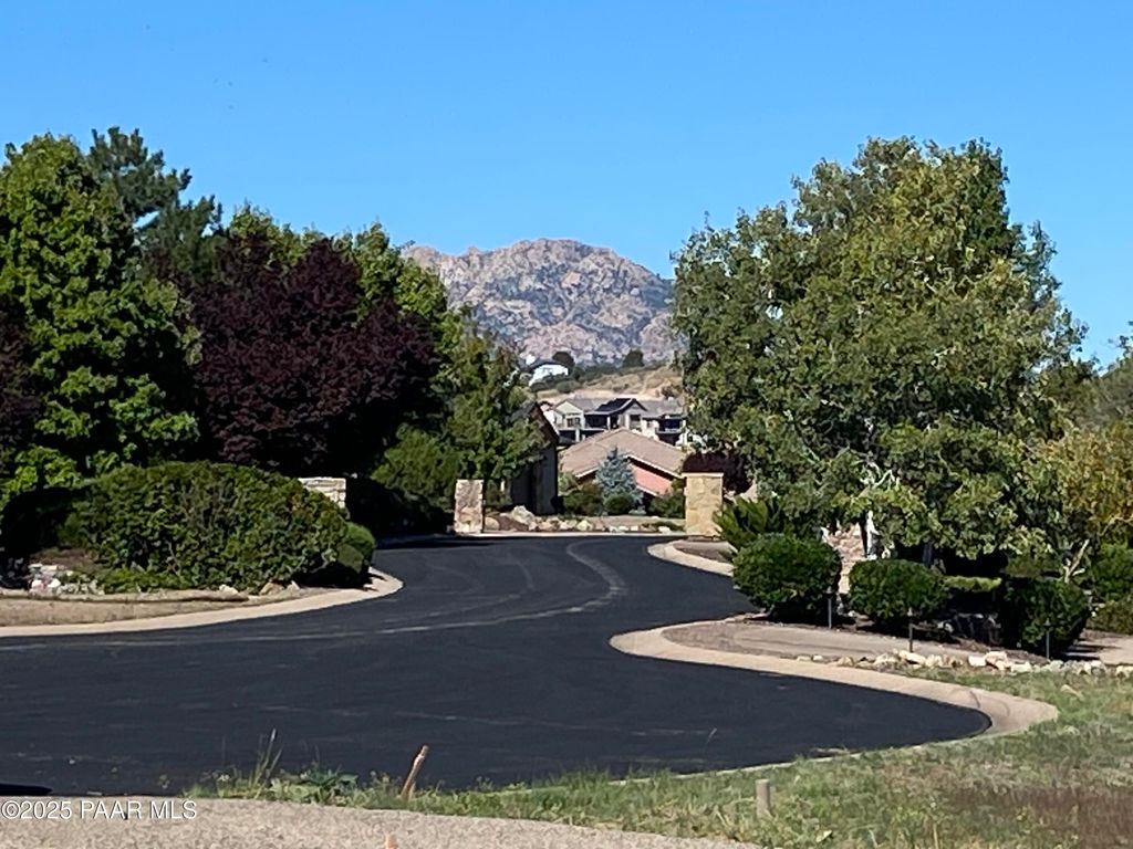 Photo of 1410 Claiborne Circle, Prescott, AZ 86301 (MLS # 1078327)