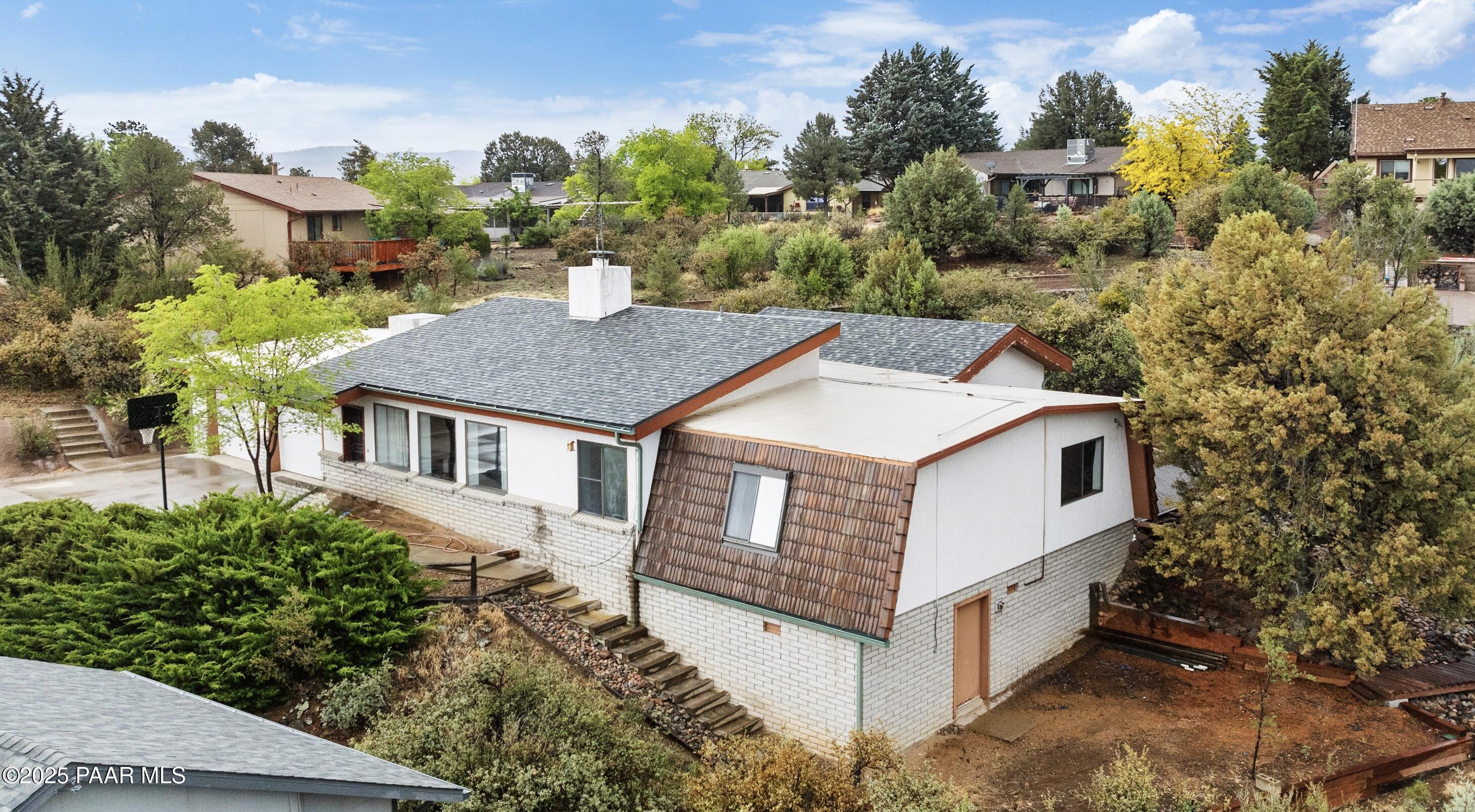 742 Meadowlark Lane