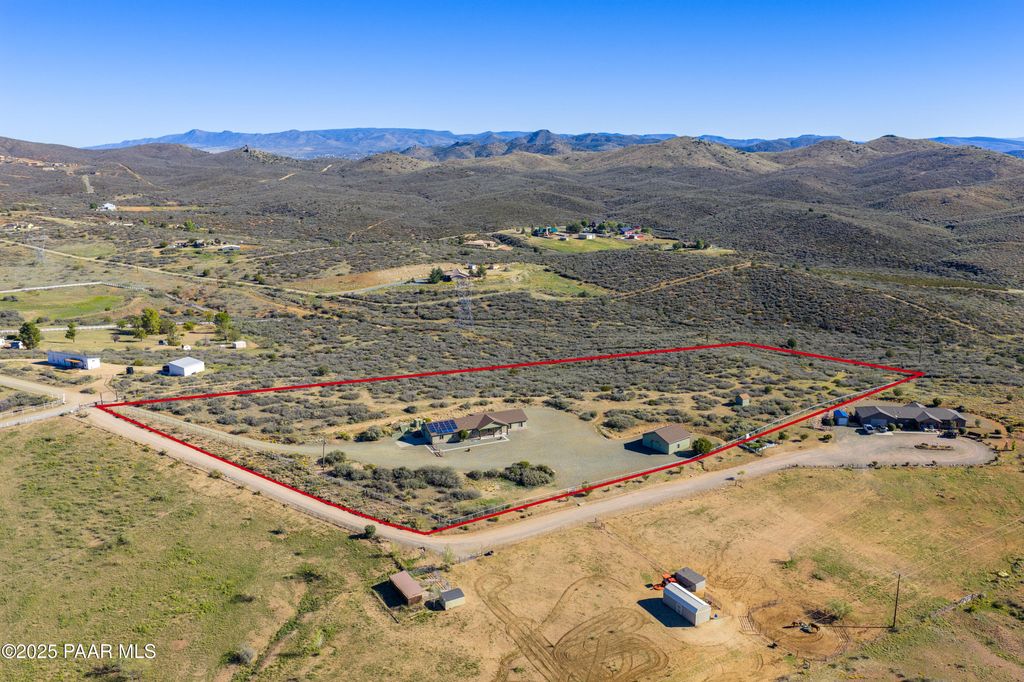Photo of 7925 S Lone Spruce Drive, Mayer, AZ 86333 (MLS # 1076936)