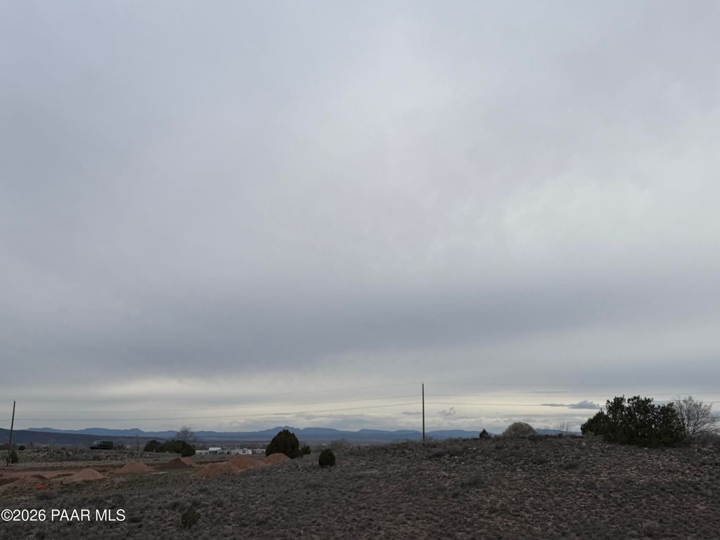 Photo of 25672 N Lopez Drive, Paulden, AZ 86334 (MLS # 1079546)