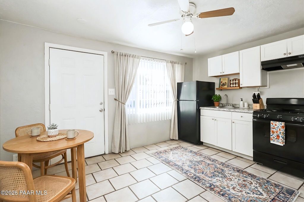 Photo of 302 W Flores Street #3, Tucson, AZ 85705 (MLS # 1080465)