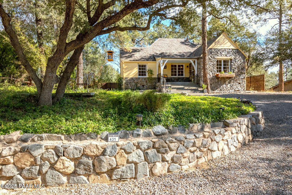 Photo of 431 Highland Avenue, Prescott, AZ 86303 (MLS # 1078015)