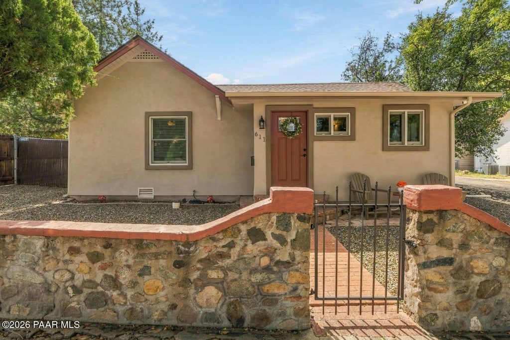 Photo of 611 Maple Street, Prescott, AZ 86303 (MLS # 1085332)