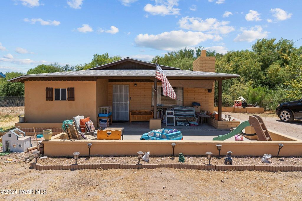 Photo of 331 W Center Street, Wickenburg, AZ 85390 (MLS # 1082111)