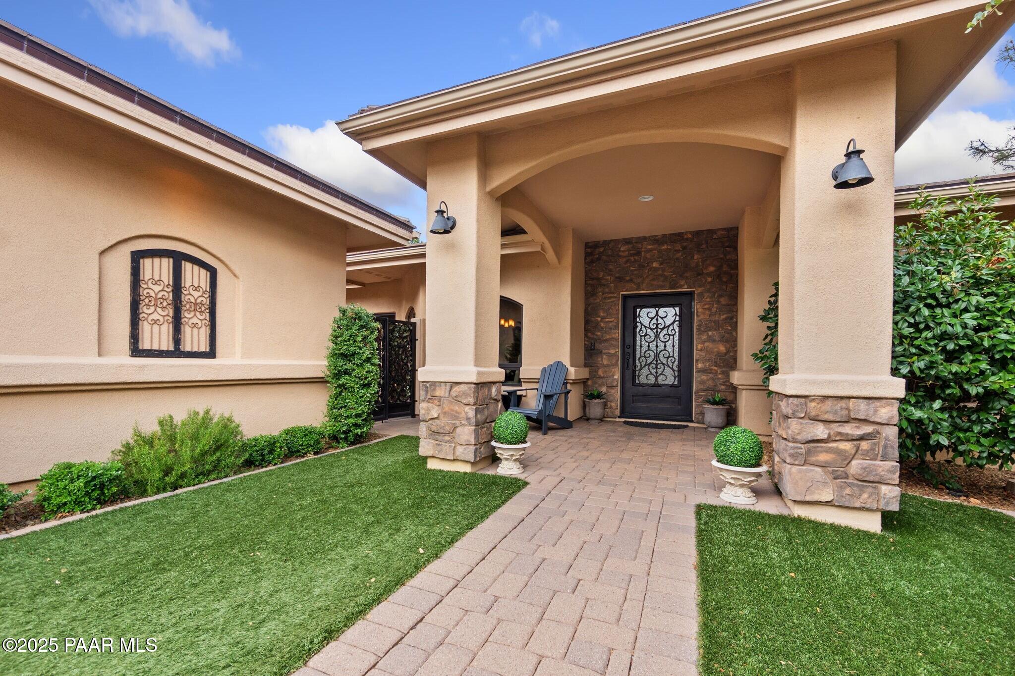 26 N Woodridge Circle