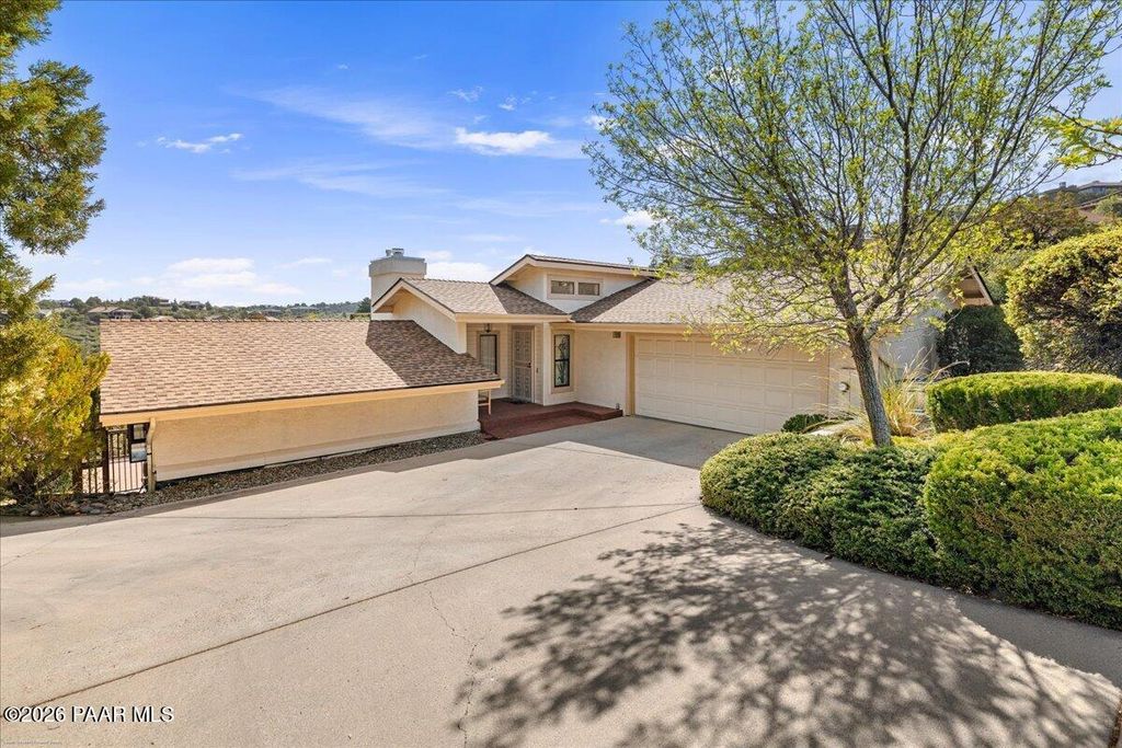 Photo of 1065 Northwood Loop, Prescott, AZ 86303 (MLS # 1082136)