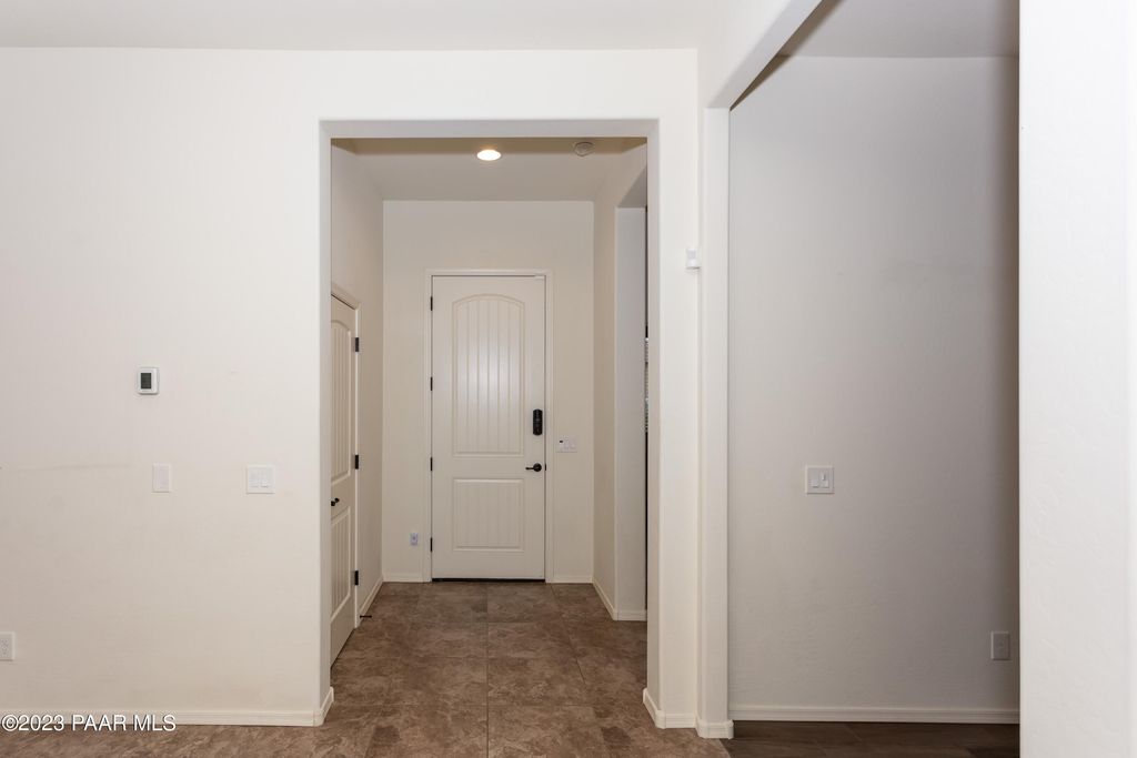 Photo of 926 N Gomez Street, Dewey-Humboldt, AZ 86327 (MLS # 1081068)