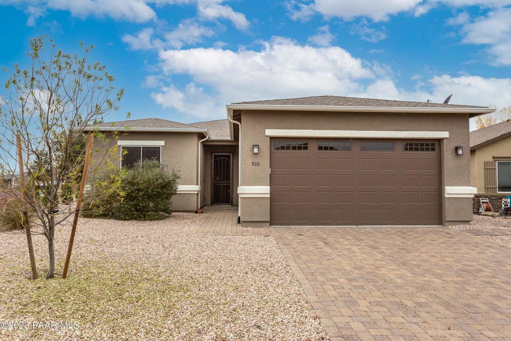 Photo of 926 N Gomez Street, Dewey-Humboldt, AZ 86327 (MLS # 1081068)