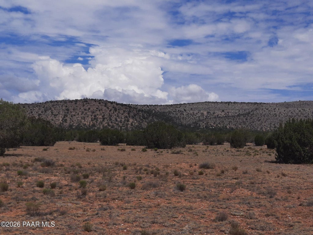 Photo of 28964 W Fort Rock Road, Seligman, AZ 86337 (MLS # 1083806)