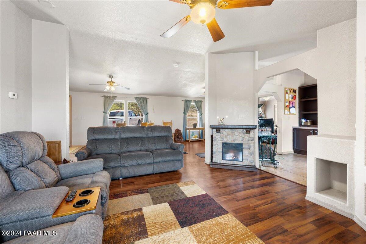 6285 N Gray Gos Road