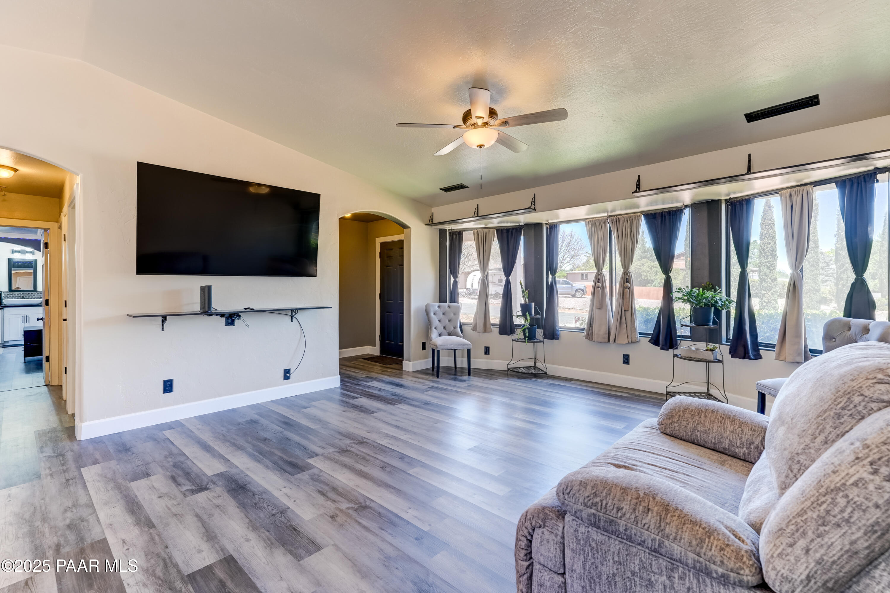 8541 E Posse Circle