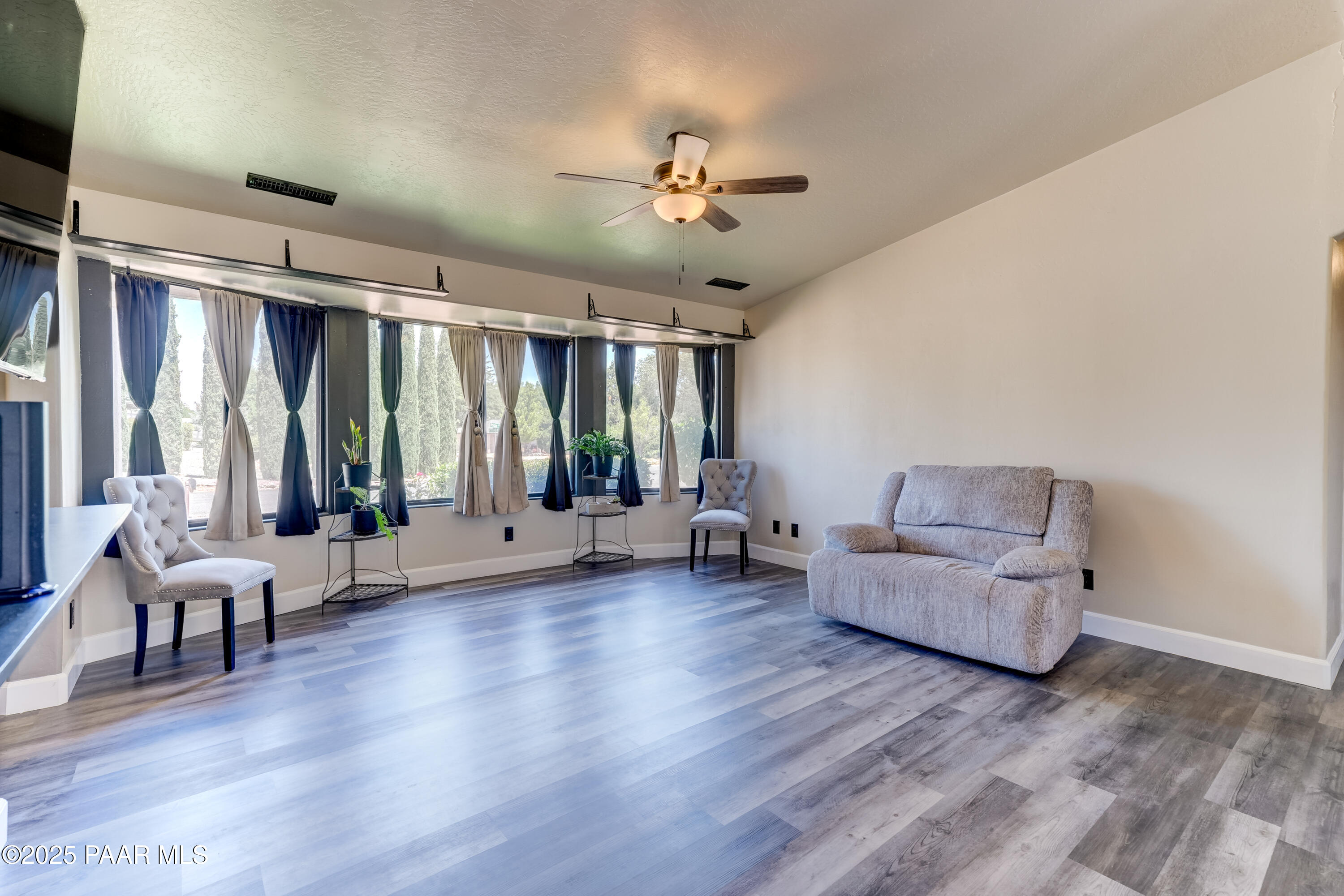 8541 E Posse Circle