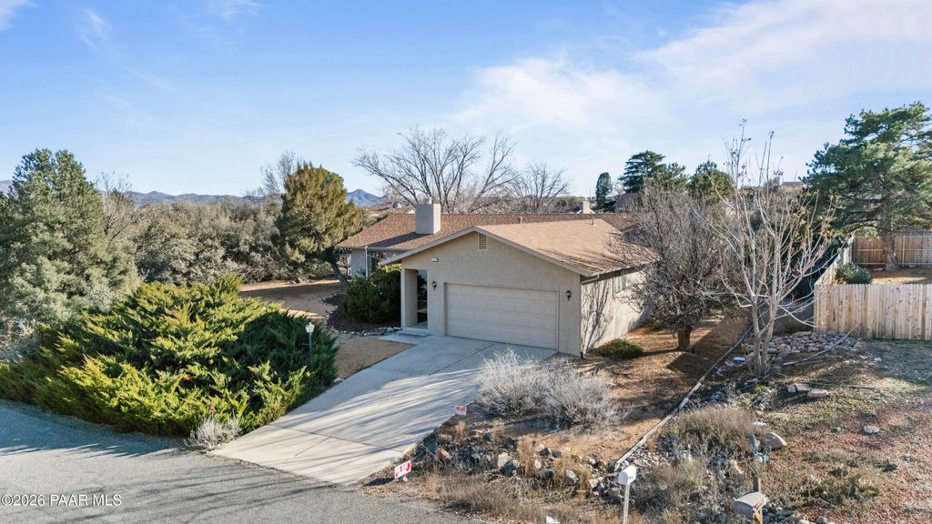 Photo of 11113 E Cochise Circle, Dewey-Humboldt, AZ 86327 (MLS # 1078934)