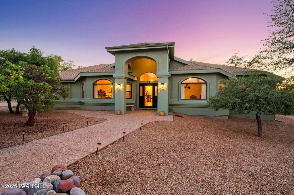 Photo of 8640 N Granite Oaks Drive, Prescott, AZ 86305 (MLS # 1076953)