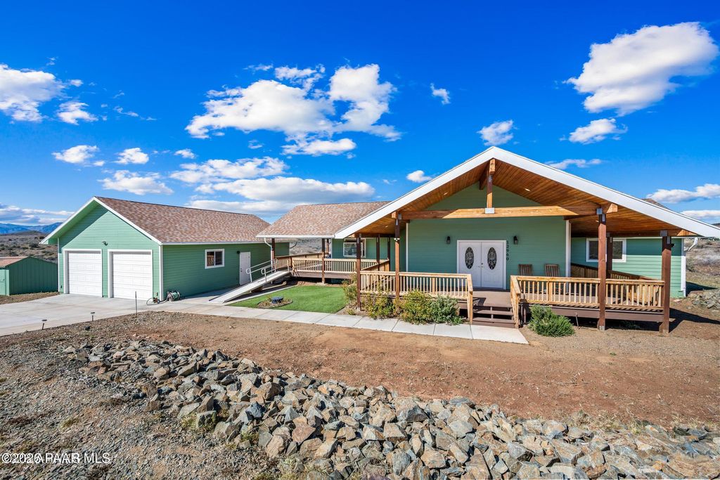 Photo of 12960 S Lazy T Circle, Mayer, AZ 86333 (MLS # 1082195)