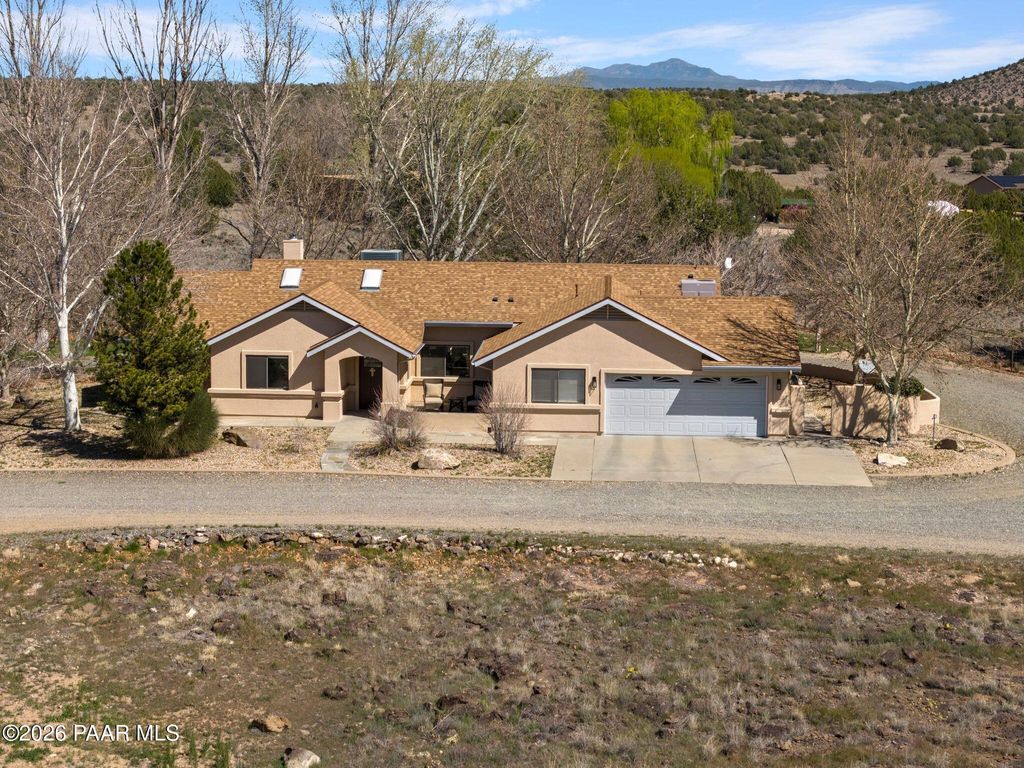 Photo of 650 E Rimrock Road, Paulden, AZ 86334 (MLS # 1080423)