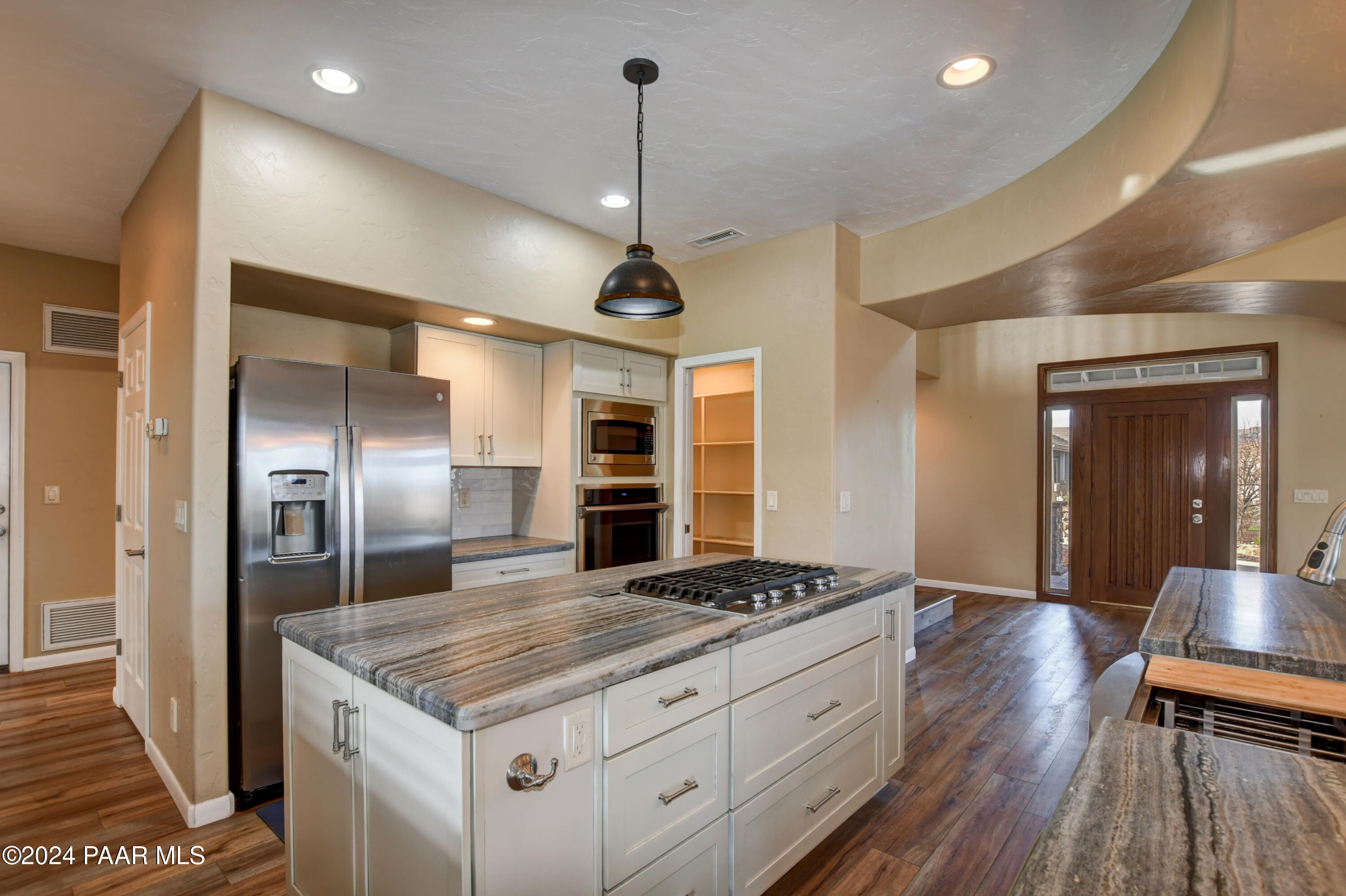 Prescott, Arizona 86301, United States, 3 Bedrooms Bedrooms, ,3 BathroomsBathrooms,Residential,Active,25202