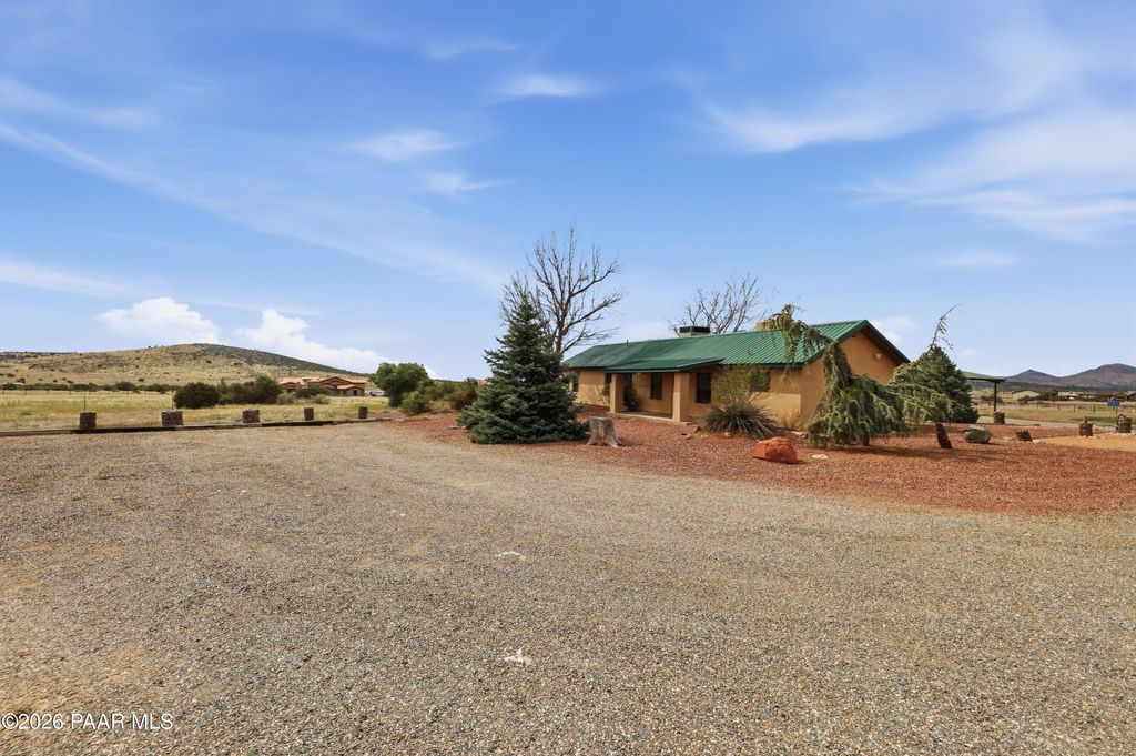 Photo of 13750 E Mingus Vista Drive, Prescott Valley, AZ 86315 (MLS # 1082484)