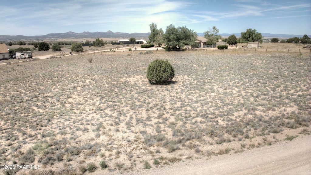 Photo of 24660 N Rj Way, Paulden, AZ 86334 (MLS # 1082150)