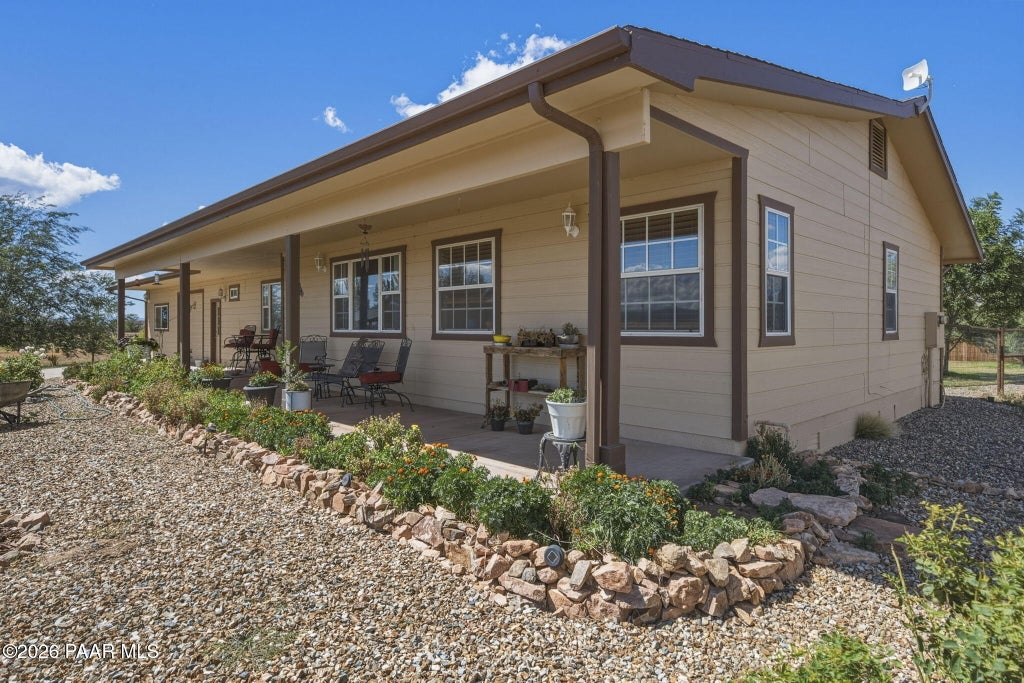 Photo of 1050 W Ranch House Road, Paulden, AZ 86334 (MLS # 1084888)