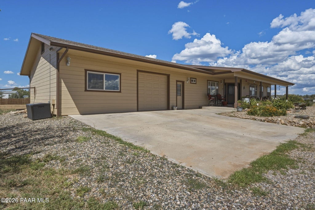 Photo of 1050 W Ranch House Road, Paulden, AZ 86334 (MLS # 1084888)