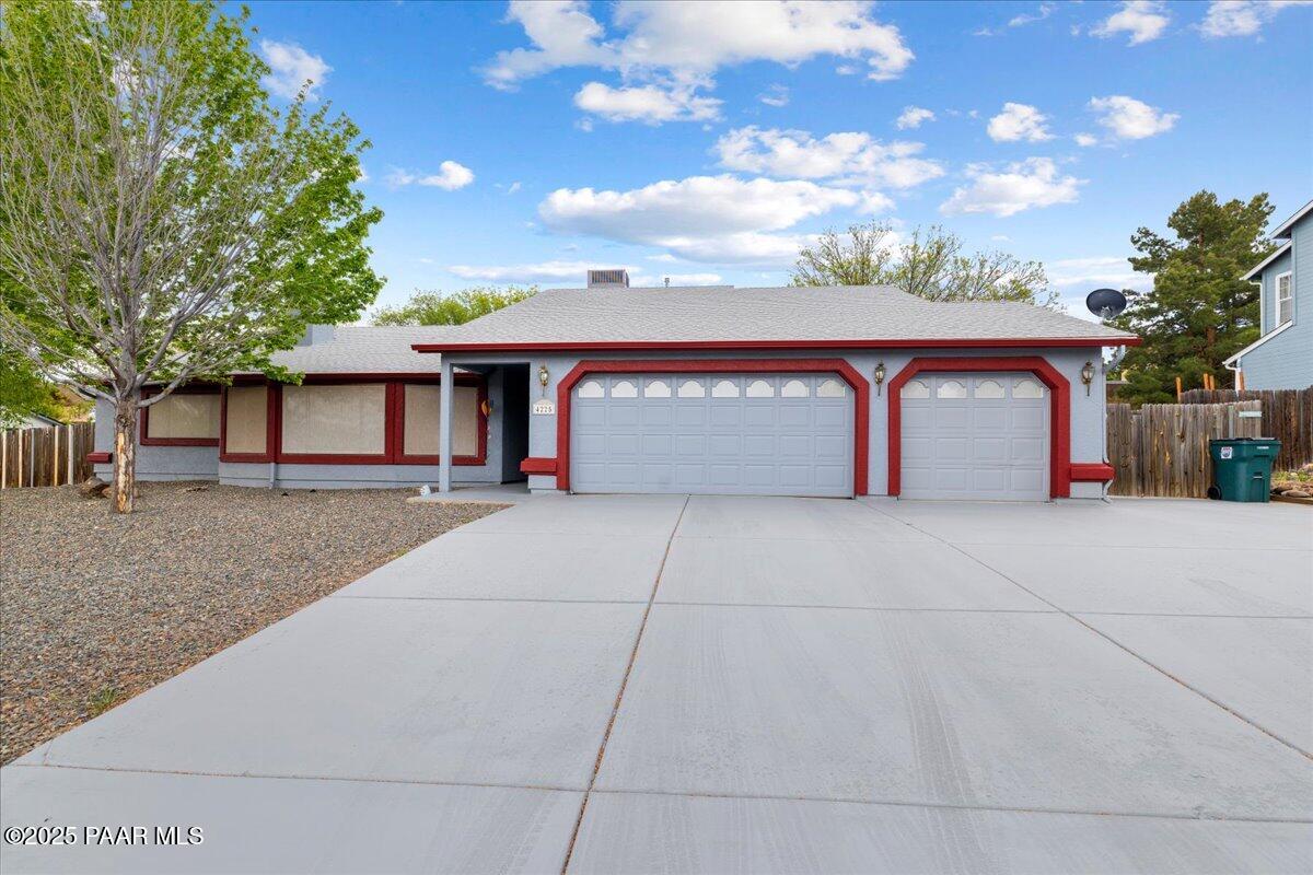 4225 N Saratoga Drive