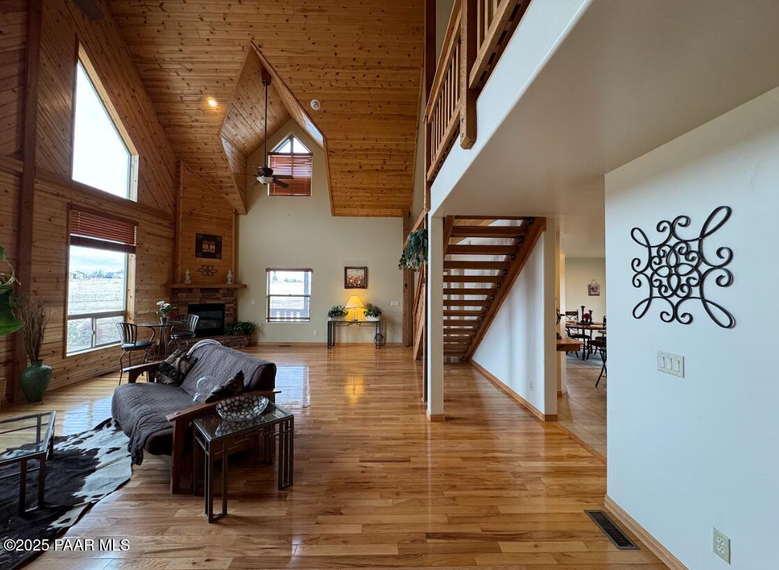 1740 W Bumblebee Drive