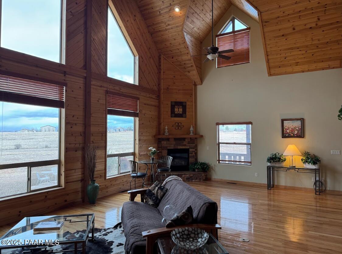 1740 W Bumblebee Drive