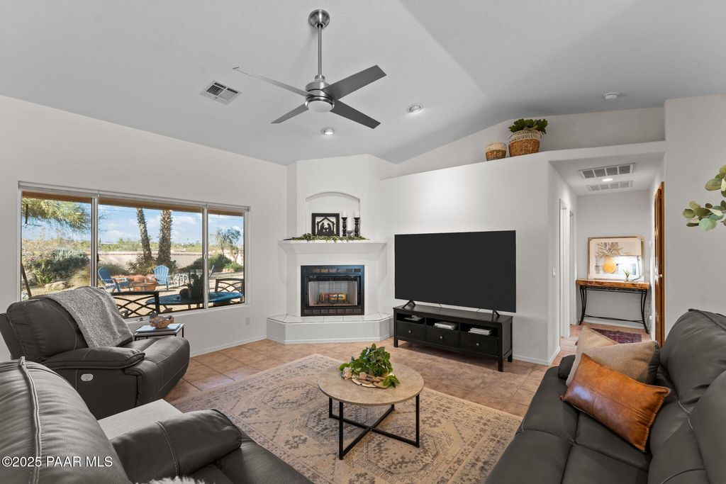 Photo of 570 S Jackson Street, Wickenburg, AZ 85390 (MLS # 1078369)