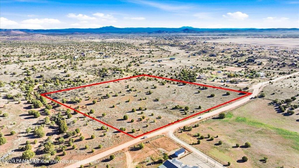 Photo of 4062 W Center Street, Prescott, AZ 86305 (MLS # 1080335)