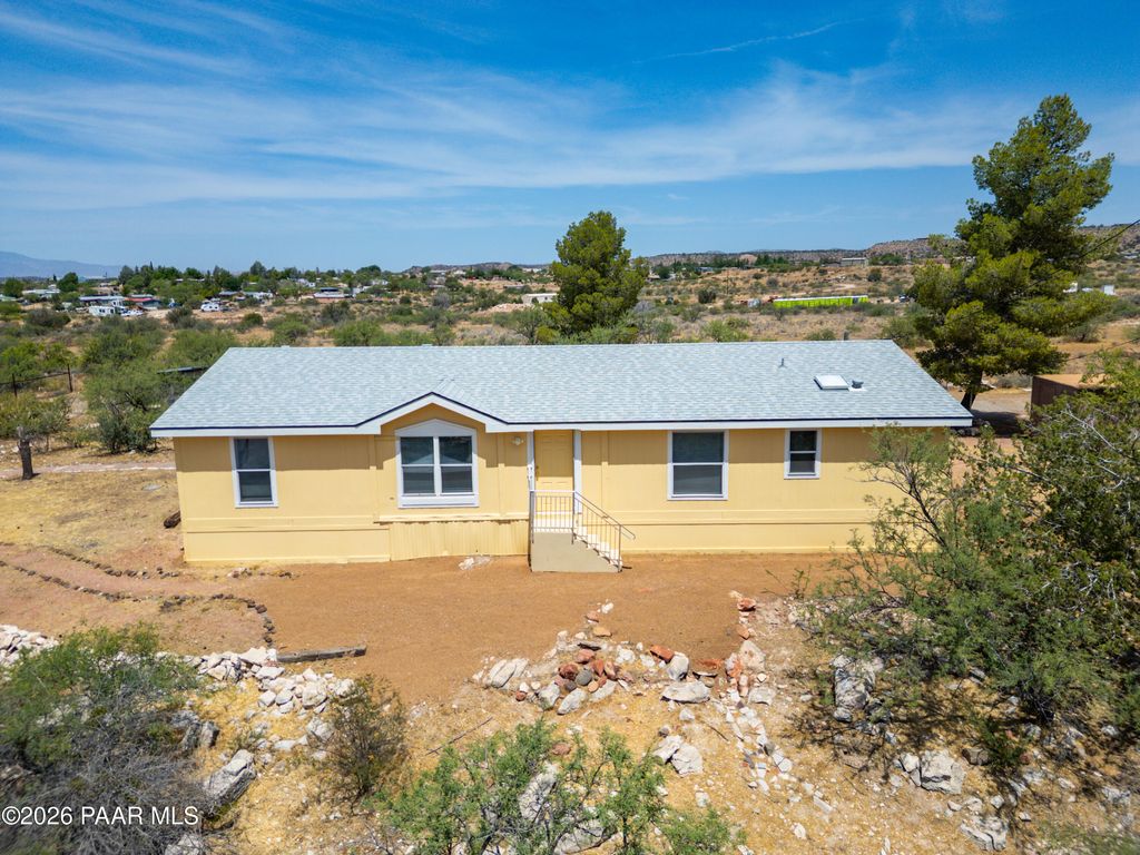 Photo of 4170 E Goldmine Rd Road, Lake Montezuma, AZ 86335 (MLS # 1082185)