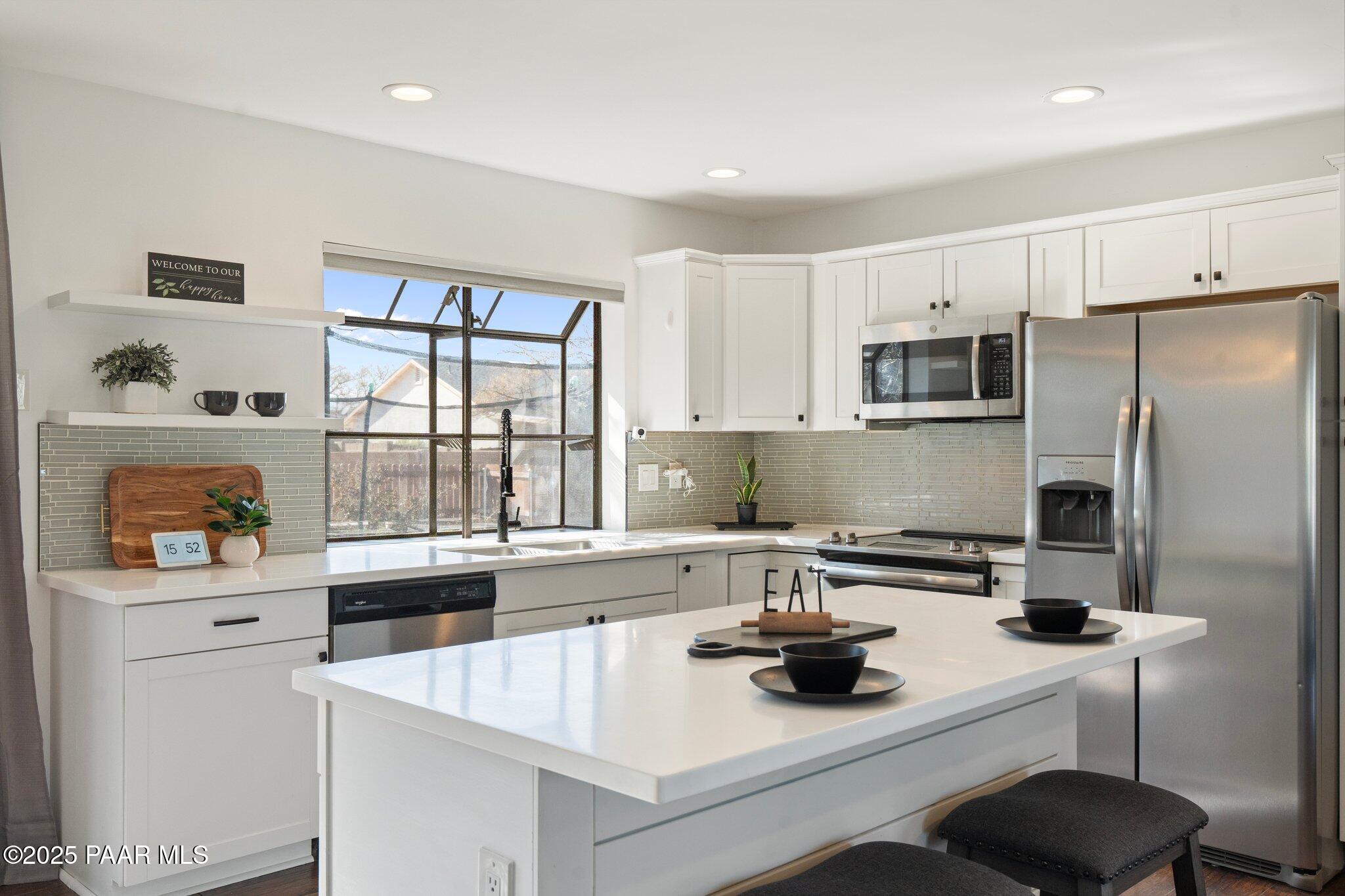 4084 N Bonita Way