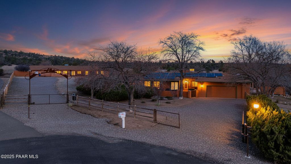 Photo of 3251 S Burro Drive, Prescott, AZ 86305 (MLS # 1078337)
