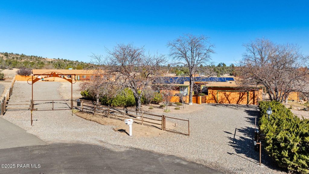 Photo of 3251 S Burro Drive, Prescott, AZ 86305 (MLS # 1078337)