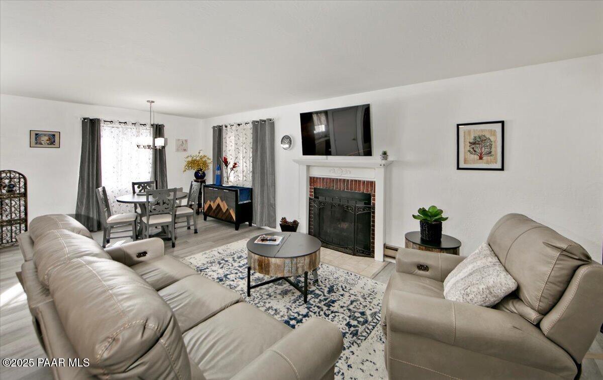 333 W Leroux Street D3
