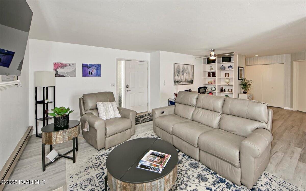 333 W Leroux Street D3