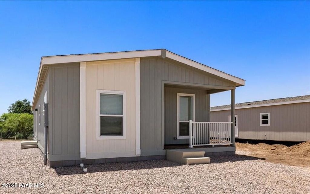 Photo of 55 W Hawaii Road, Paulden, AZ 86334 (MLS # 1077050)