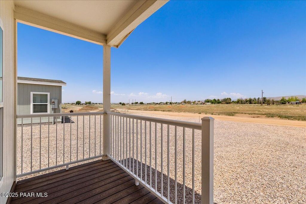 Photo of 55 W Hawaii Road, Paulden, AZ 86334 (MLS # 1077050)
