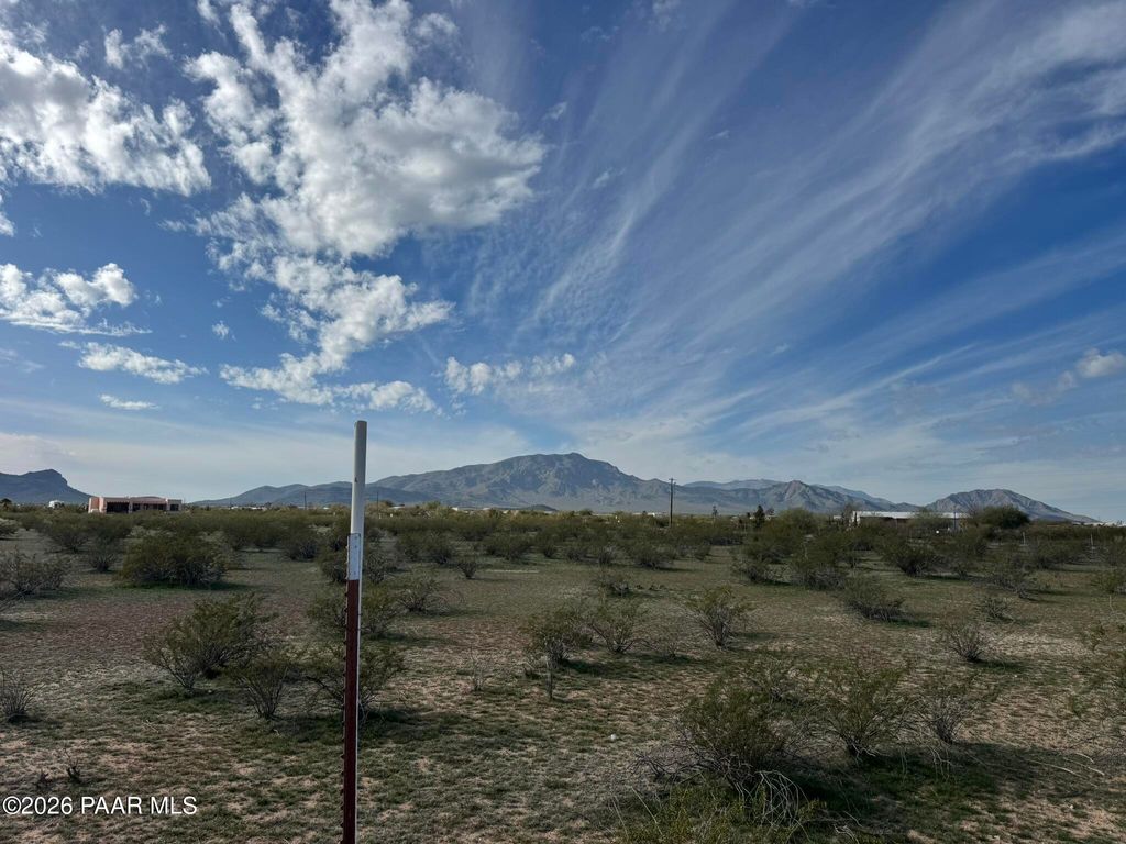 Photo of Xx00 N Eagle Eye Road, Aguila, AZ 85320 (MLS # 1079001)