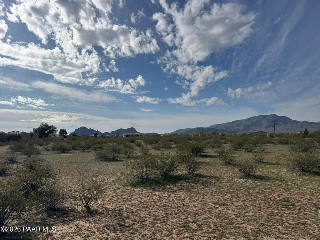 Photo of Xx00 N Eagle Eye Road, Aguila, AZ 85320 (MLS # 1079001)