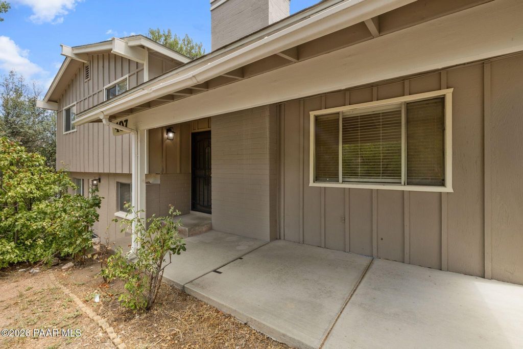 Photo of 407 Arena Drive, Prescott, AZ 86301 (MLS # 1080872)