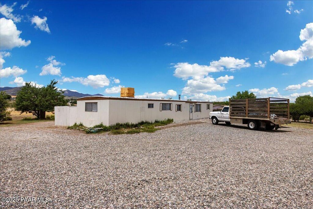 Photo of 2900 S Holiday Drive, Dewey-Humboldt, AZ 86327 (MLS # 1079429)