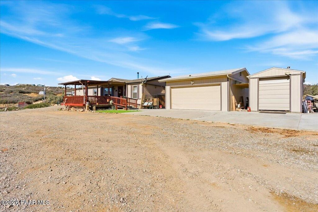 Photo of 485 N Old Coach Trail, Dewey-Humboldt, AZ 86327 (MLS # 1079732)